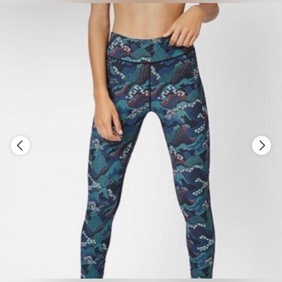 Sweaty Betty London zero gravity leggings in Japanese floral size small short - Picture 1 of 8